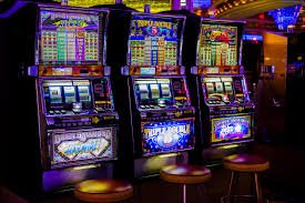 koitot MSC live blackjack table with professional croupier and player chat